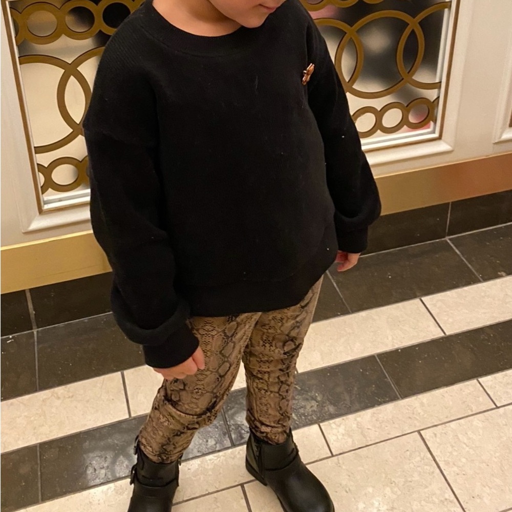 Kids Black Ribbed Crewneck toddler size 3 years old
